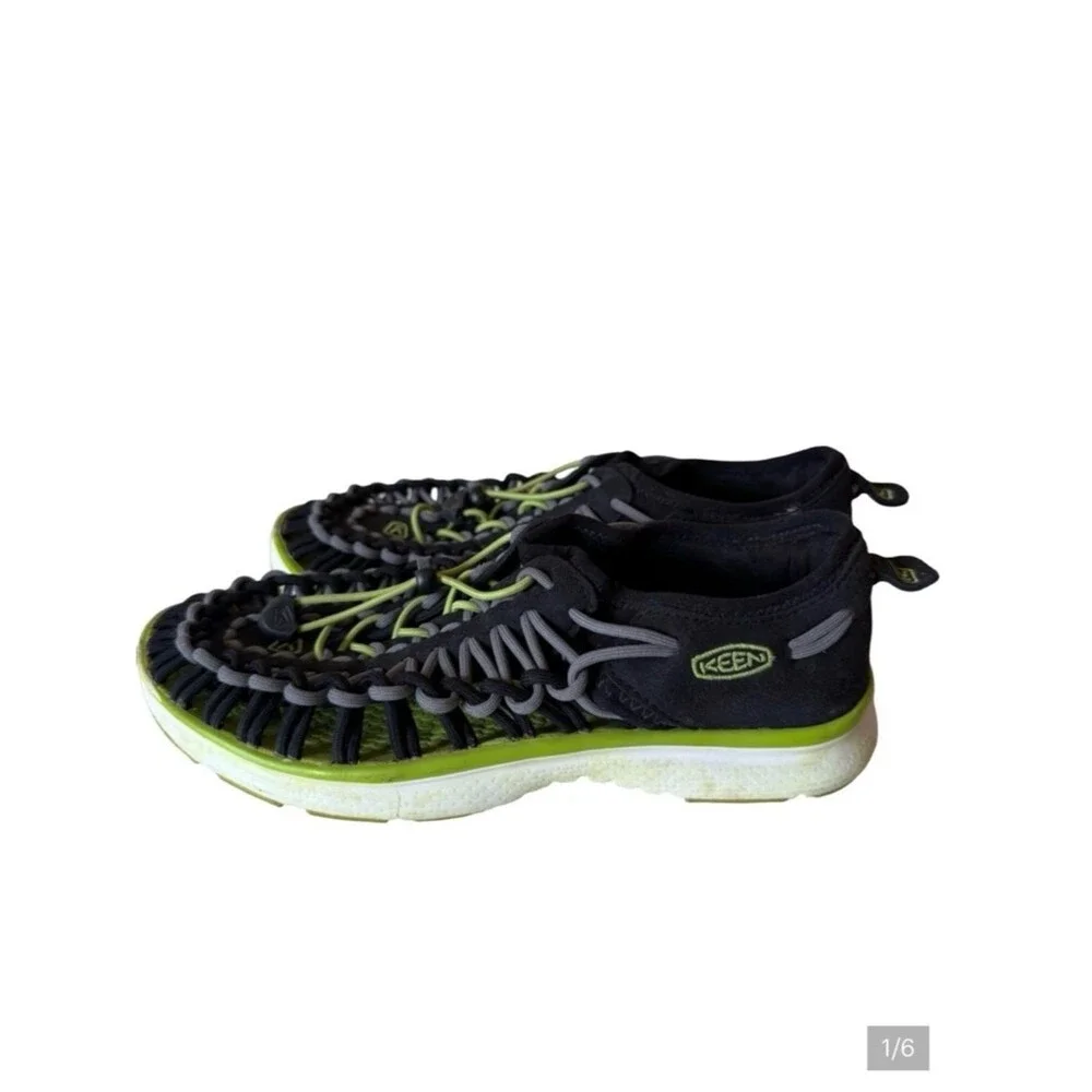 Keen Uneek Youth Size 4 Paracord Sandals Hiking Water Shoes Green Black